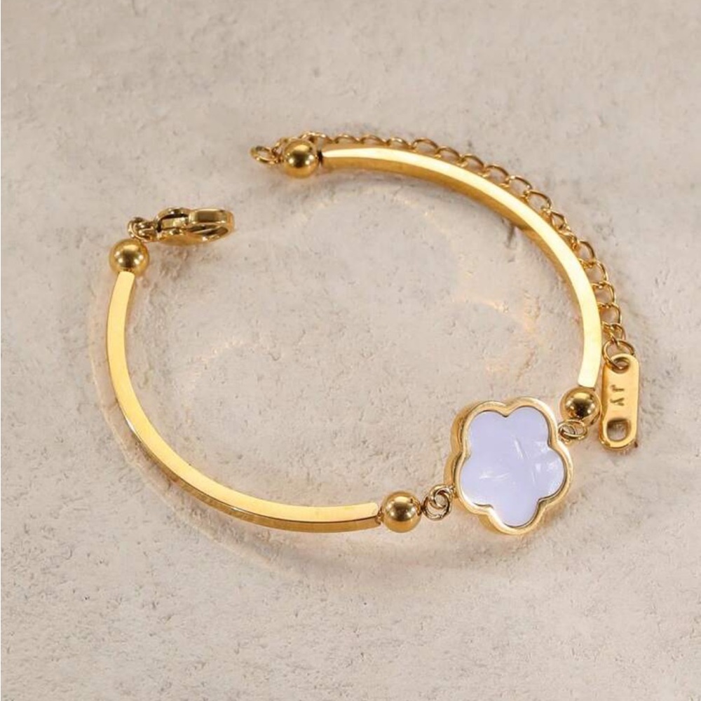 18k Gold plated stainless steel white flower bracelet